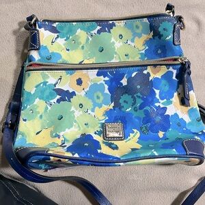 Dooney & Bourke purse